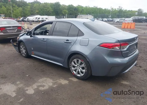 2021 Toyota Corolla Le z USA, uszkodzony, nr VIN 5YFEPMAE0MP234671